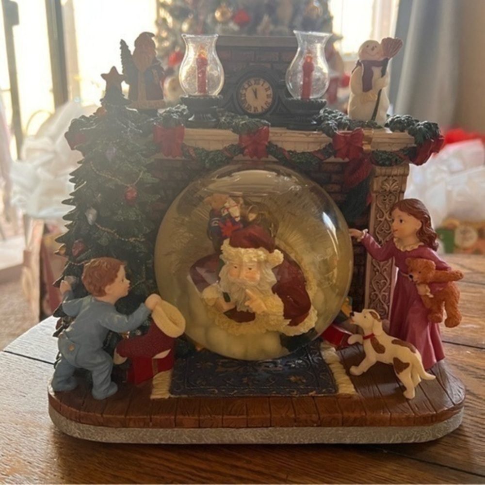 Christamas Vintage Snow Ball with music